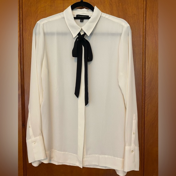 NWOT Banana Republic Cream Blouse with Black Bow Tie Accent - Picture 1 of 9
